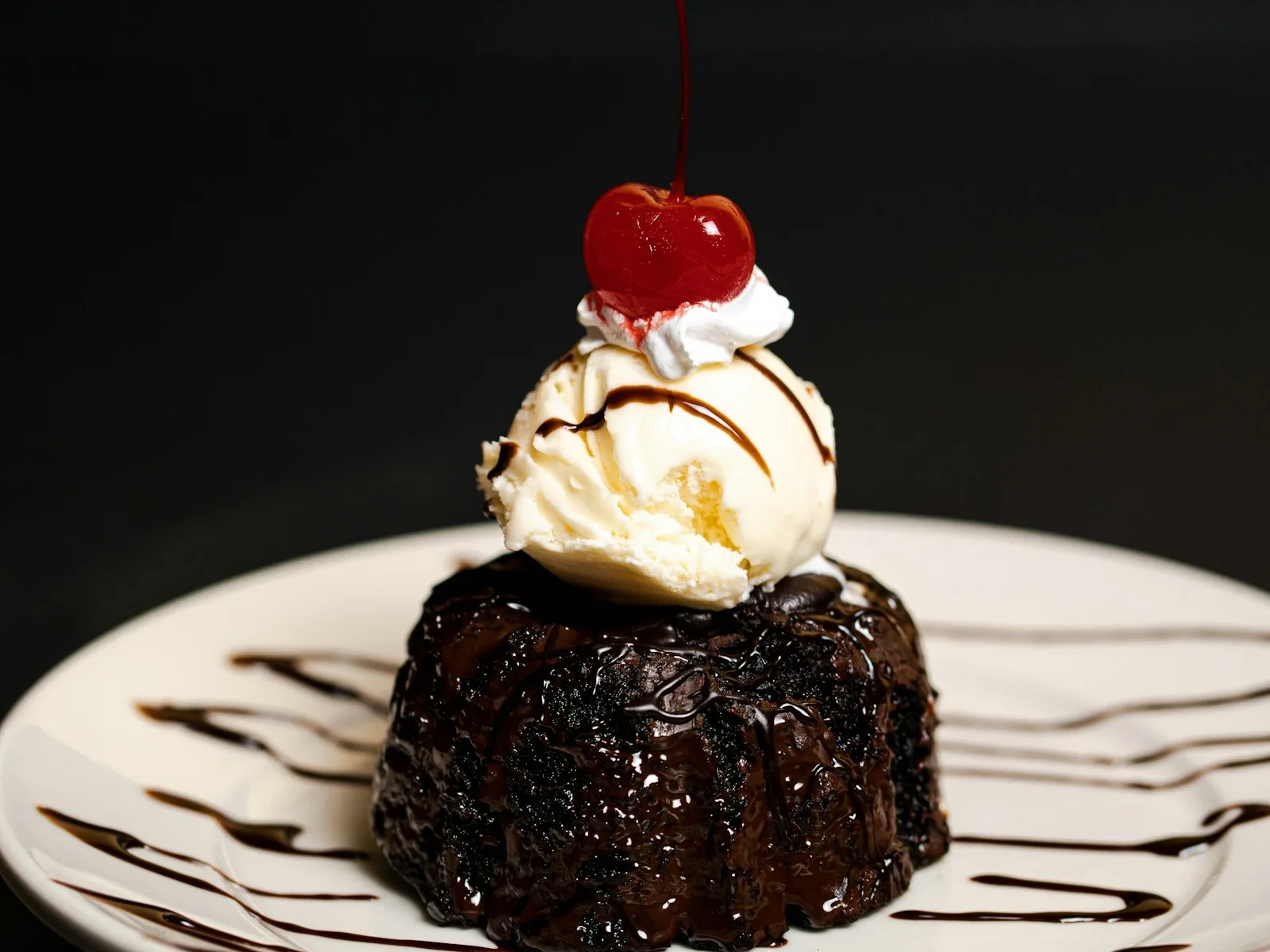 Sobremesa de chocolate quente com sorvete